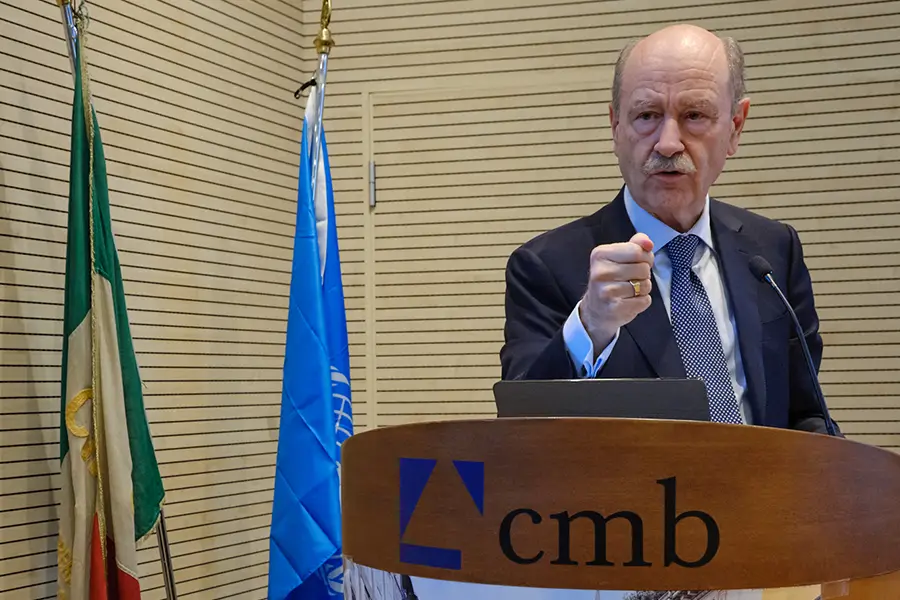 cmb-carpi-assemblea-soci-bilancio-2024-23-maggio-2025-il presidente zini sul palco